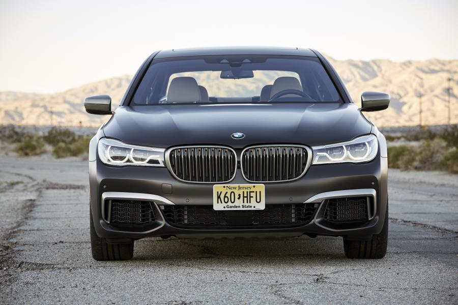  BMW M760i xDrive 2017 года  (NA) (фото 75 из 154)